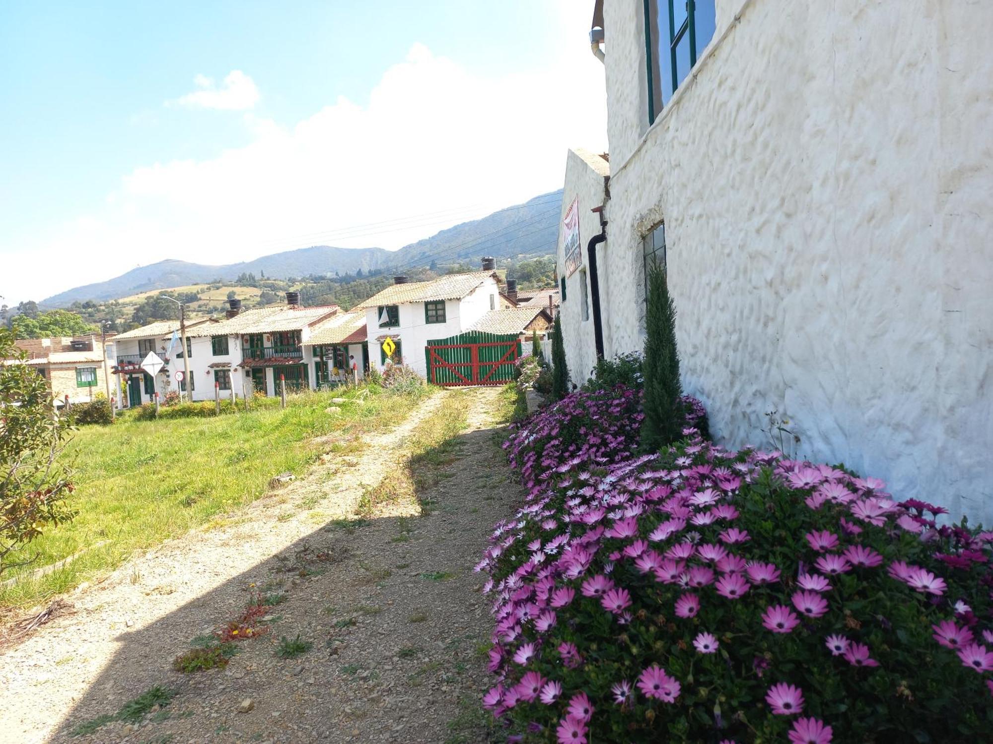 Hospedaje Y Camping Del Rio Monguí Esterno foto